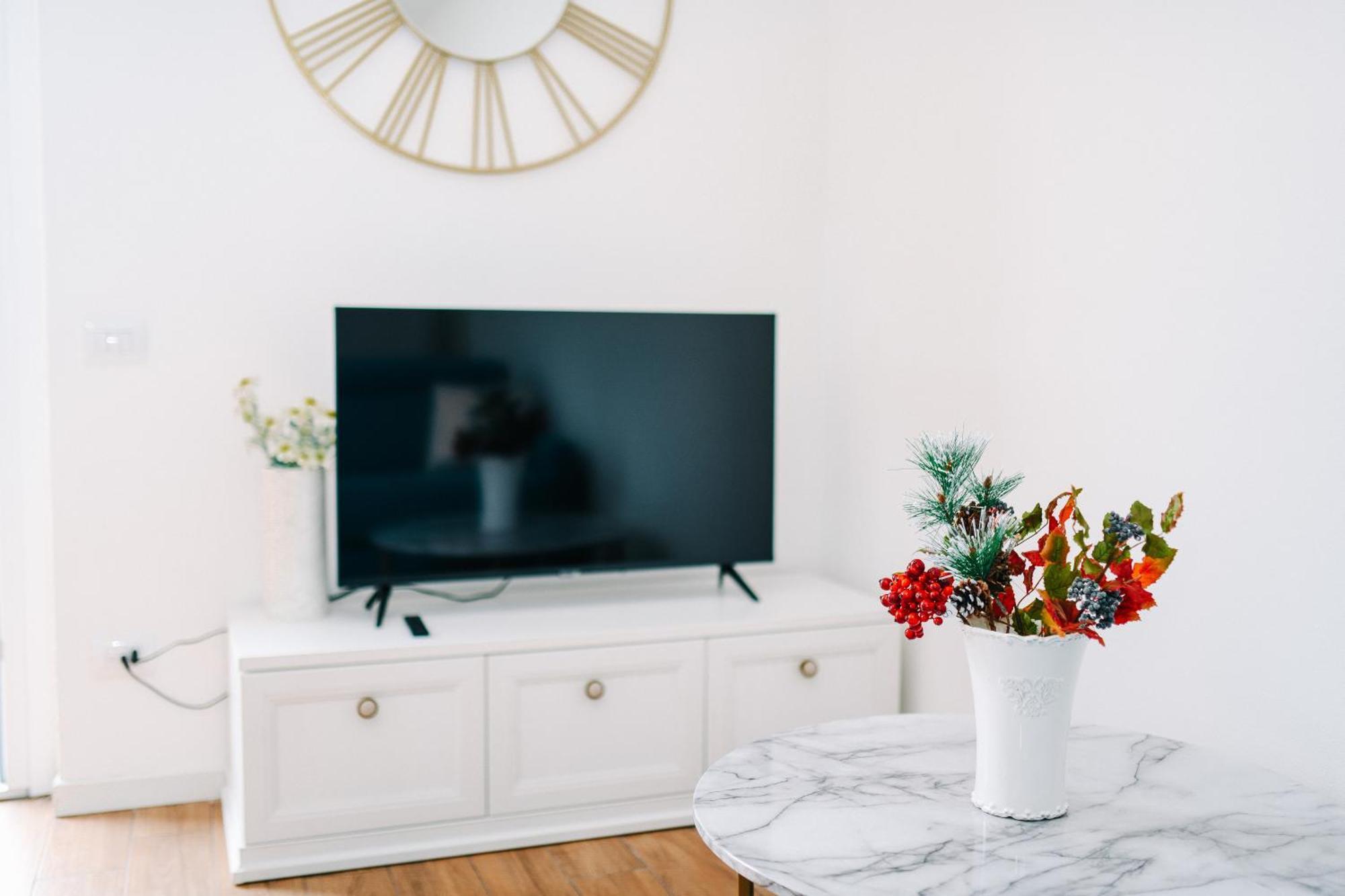 Lora Rose Suite ,Free Parking, Self Check In,2 Como Buitenkant foto