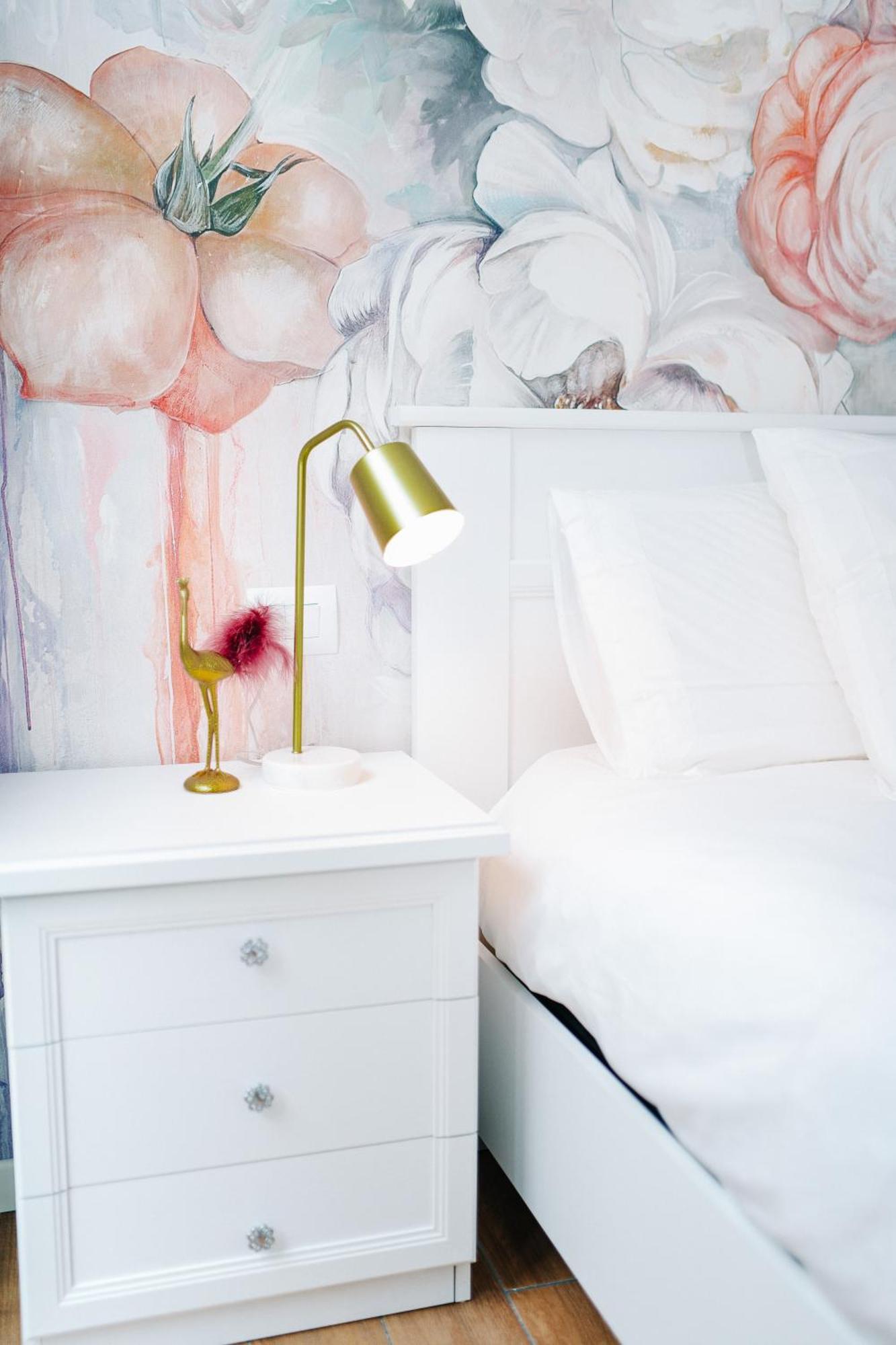 Lora Rose Suite ,Free Parking, Self Check In,2 Como Buitenkant foto