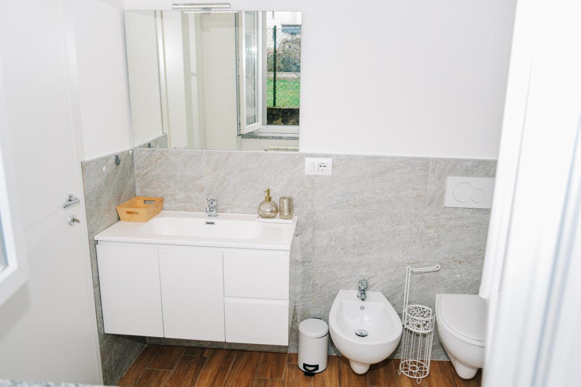 Lora Rose Suite ,Free Parking, Self Check In,2 Como Buitenkant foto