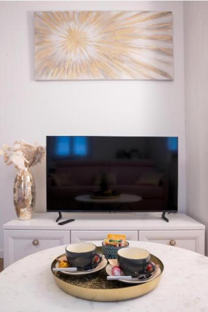 Lora Rose Suite ,Free Parking, Self Check In,2 Como Buitenkant foto