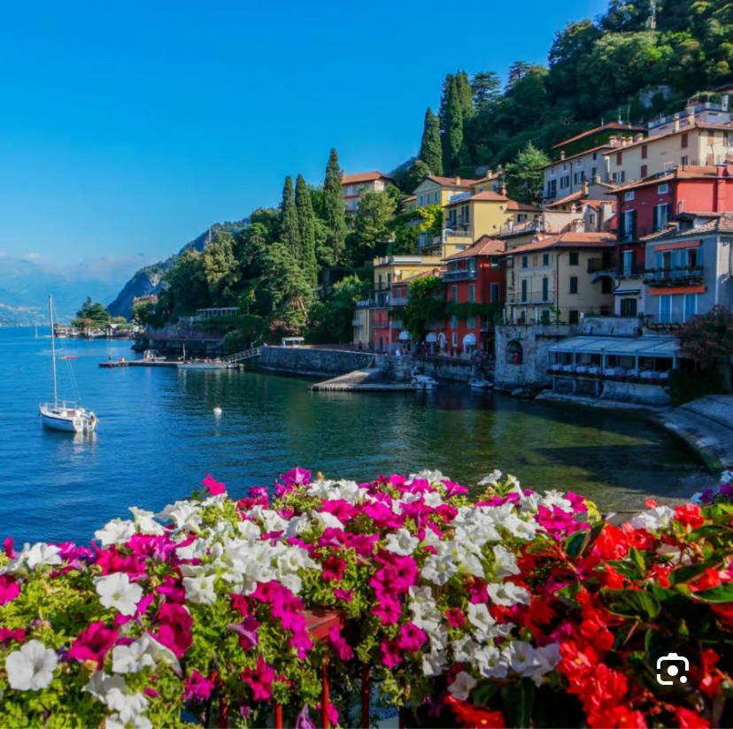 Lora Rose Suite ,Free Parking, Self Check In,2 Como Buitenkant foto